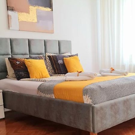 Downtown Star Apartment Belgrado Exterior foto