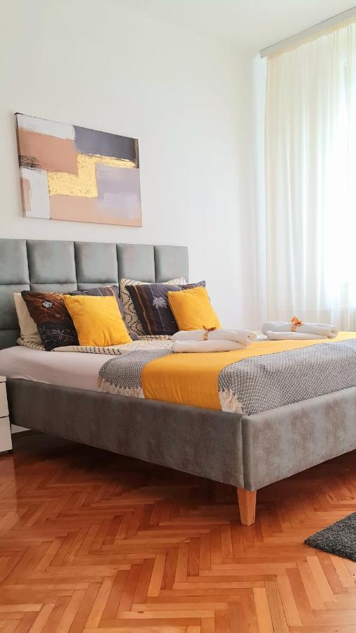 Downtown Star Apartment Belgrado Exterior foto