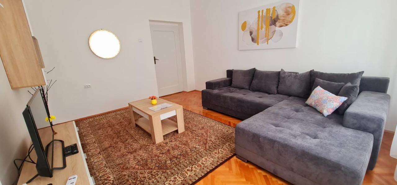 Downtown Star Apartment Belgrado Exterior foto