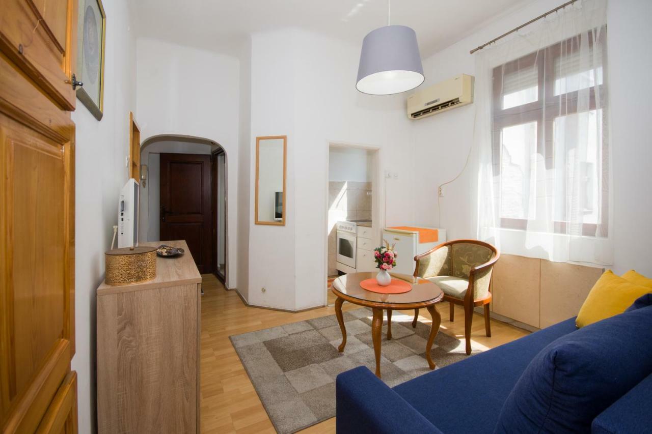 Downtown Star Apartment Belgrado Exterior foto